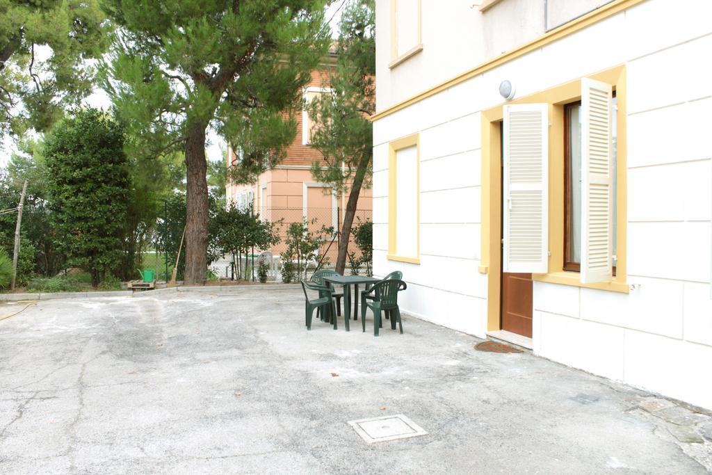 Pino Marittimo Bed and Breakfast Civitanova Marche Buitenkant foto