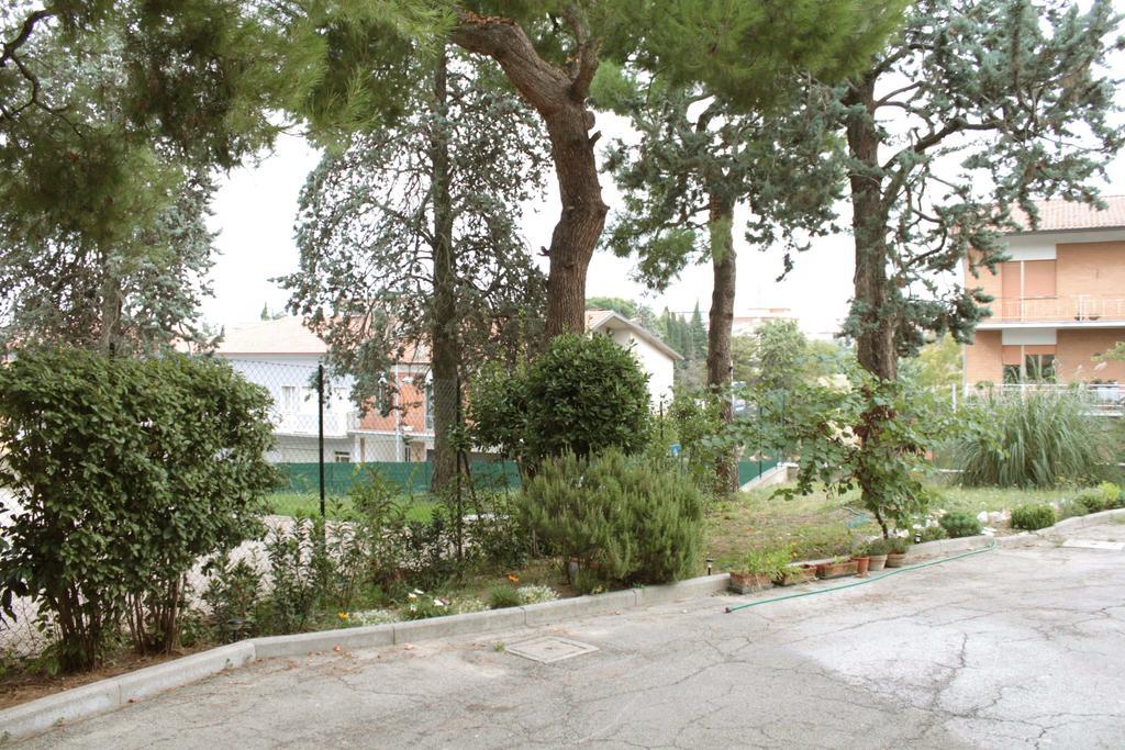 Pino Marittimo Bed and Breakfast Civitanova Marche Buitenkant foto